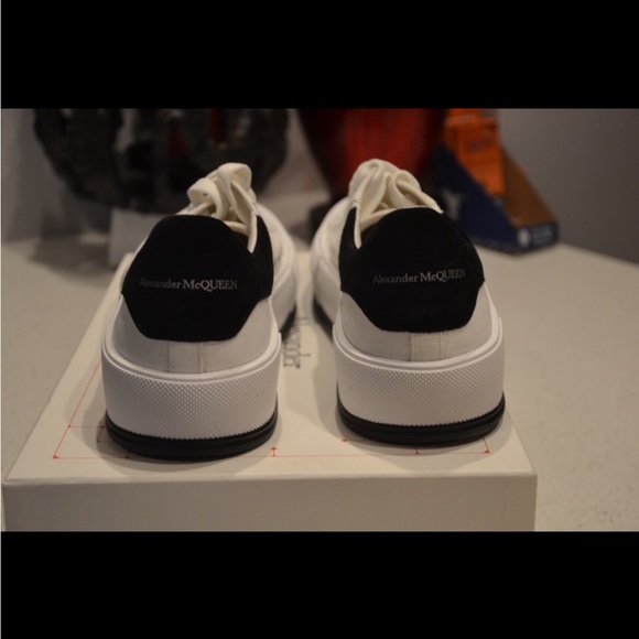 Brand New Alexander McQueen size 12 - Picture 4 of 7